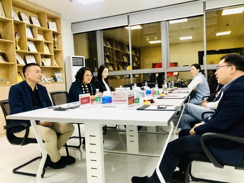 深圳擔保集團領導蒞臨指導工作,云里物里成績驕人備受肯定!